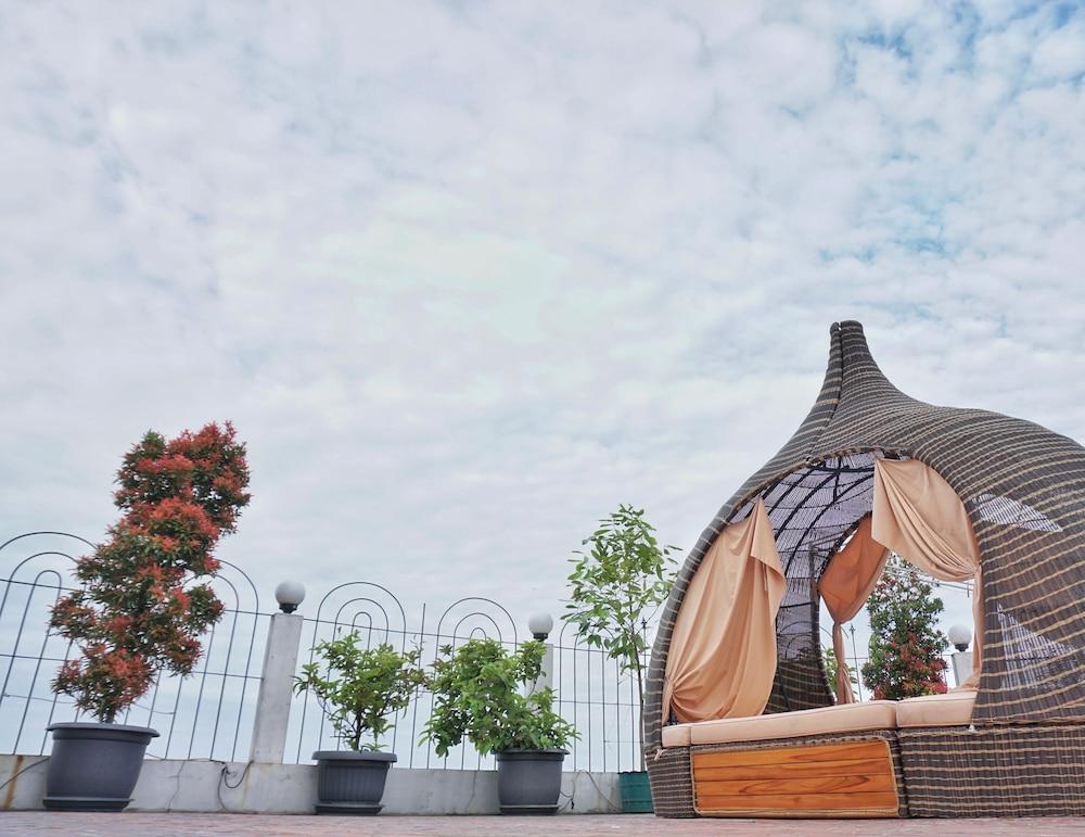 Cinnamon Hotel Boutique Syariah Tutugan Exteriör bild
