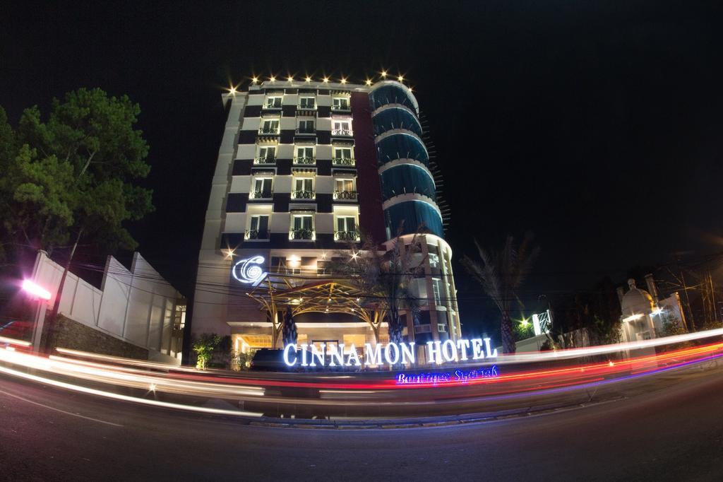 Cinnamon Hotel Boutique Syariah Tutugan Exteriör bild