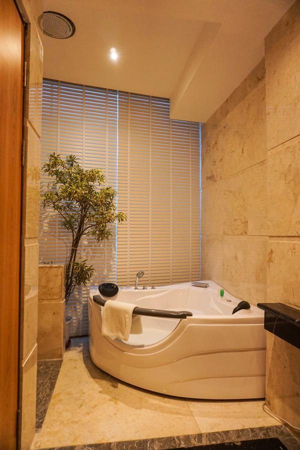 Cinnamon Hotel Boutique Syariah Tutugan Exteriör bild