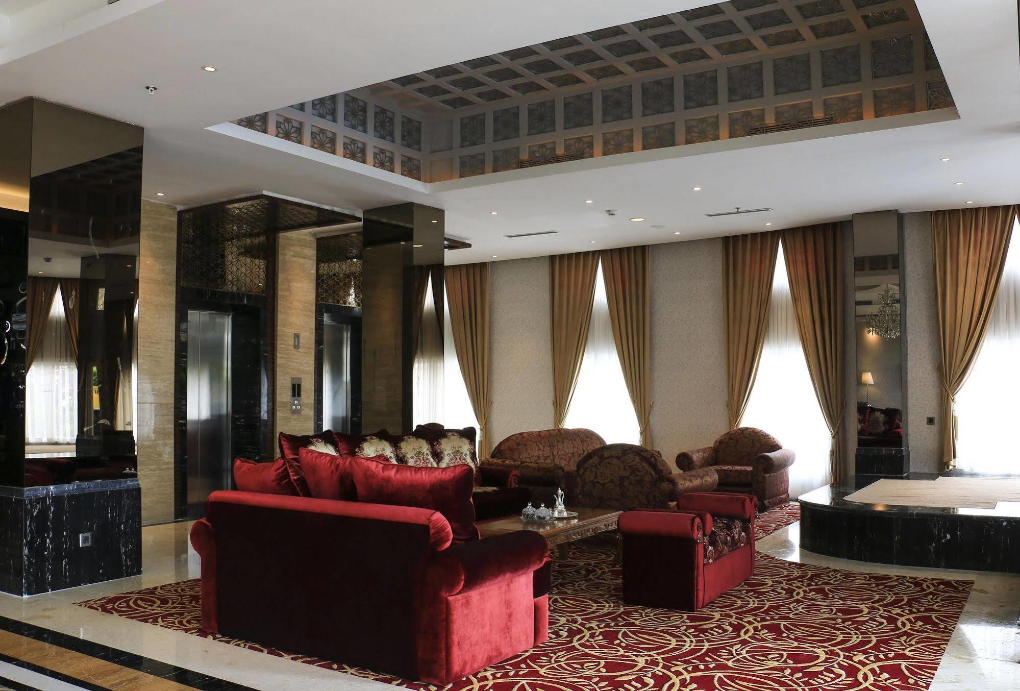 Cinnamon Hotel Boutique Syariah Tutugan Exteriör bild