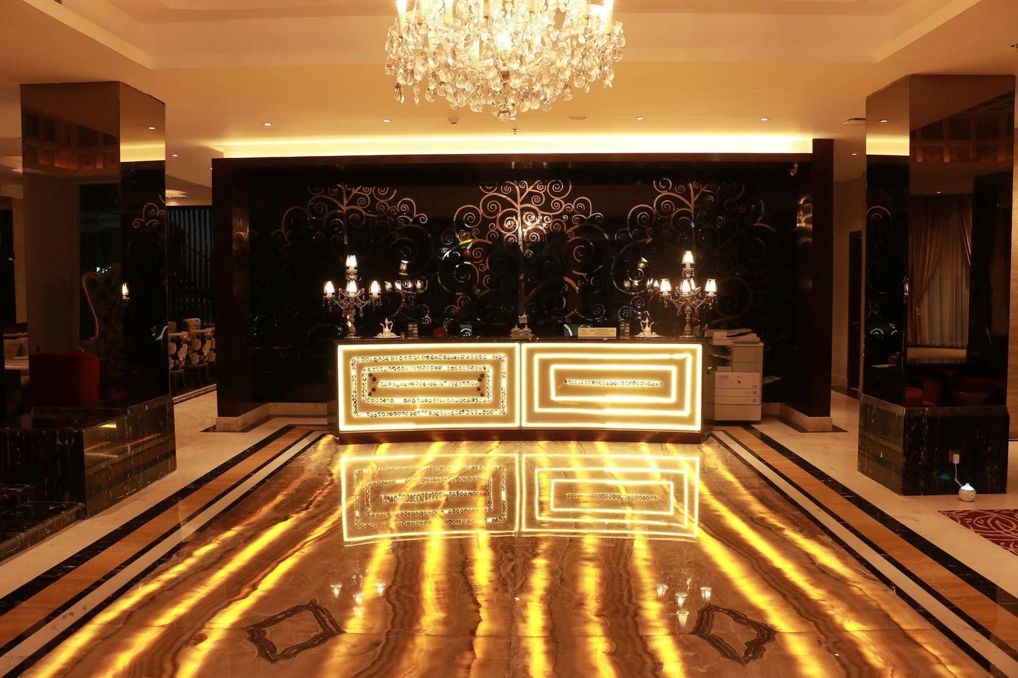 Cinnamon Hotel Boutique Syariah Tutugan Exteriör bild